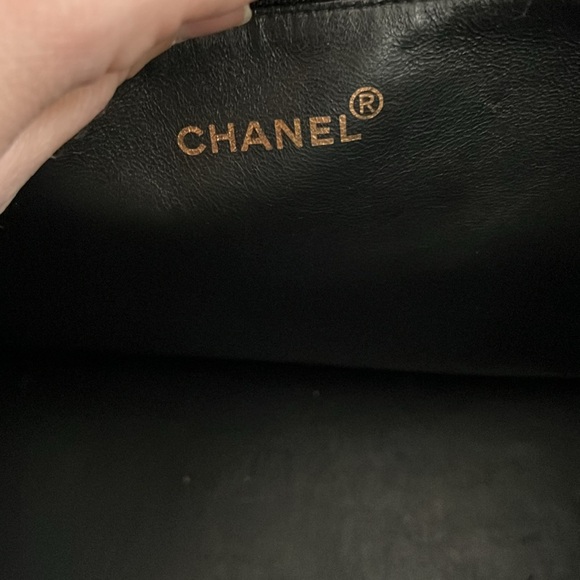 Chanel timeless quilted tote - Picture 10 of 13